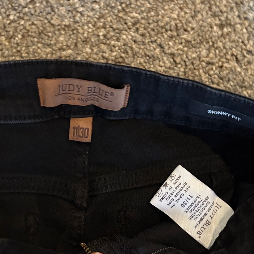 Judy Blue Black Skinny Jeans - Picture 2 of 3